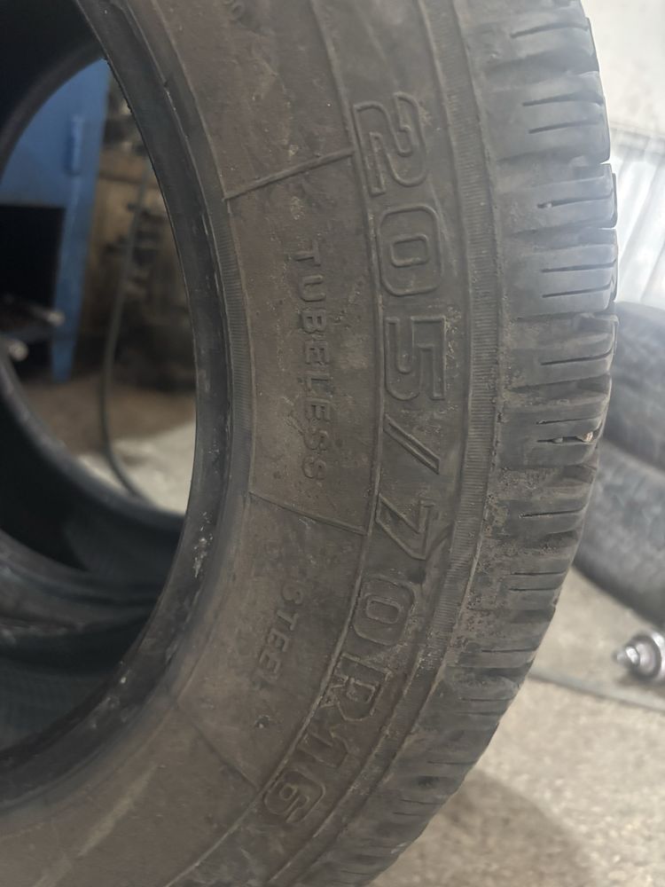 Продам 2 балона целые на нивы
