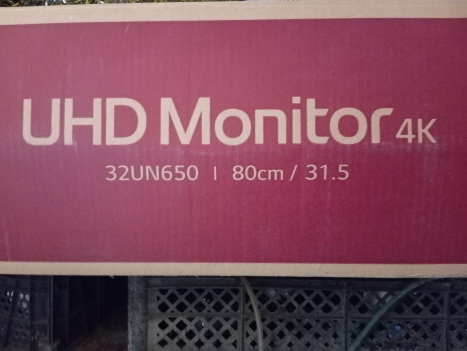 Монитор LG 32UN650