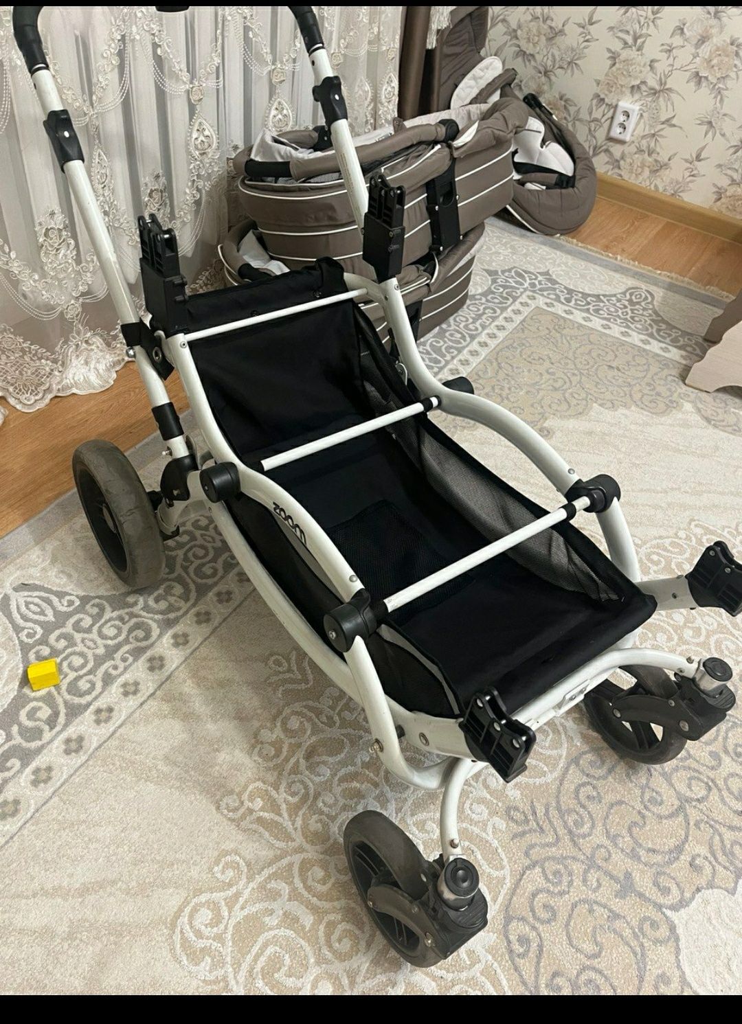 Коляска для близнецов