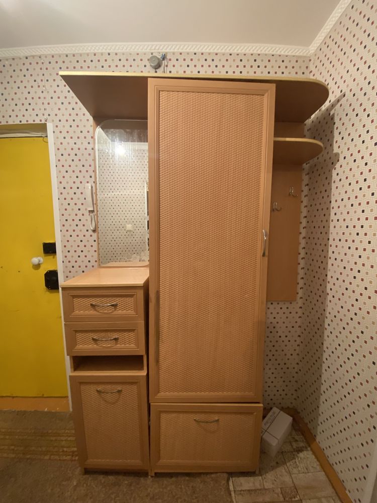 продам шкаф. Прихожую. б/у