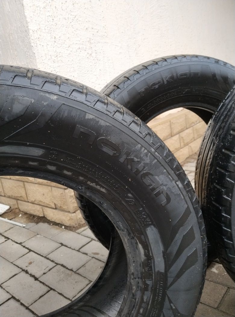 Шины летние 225/70/16.