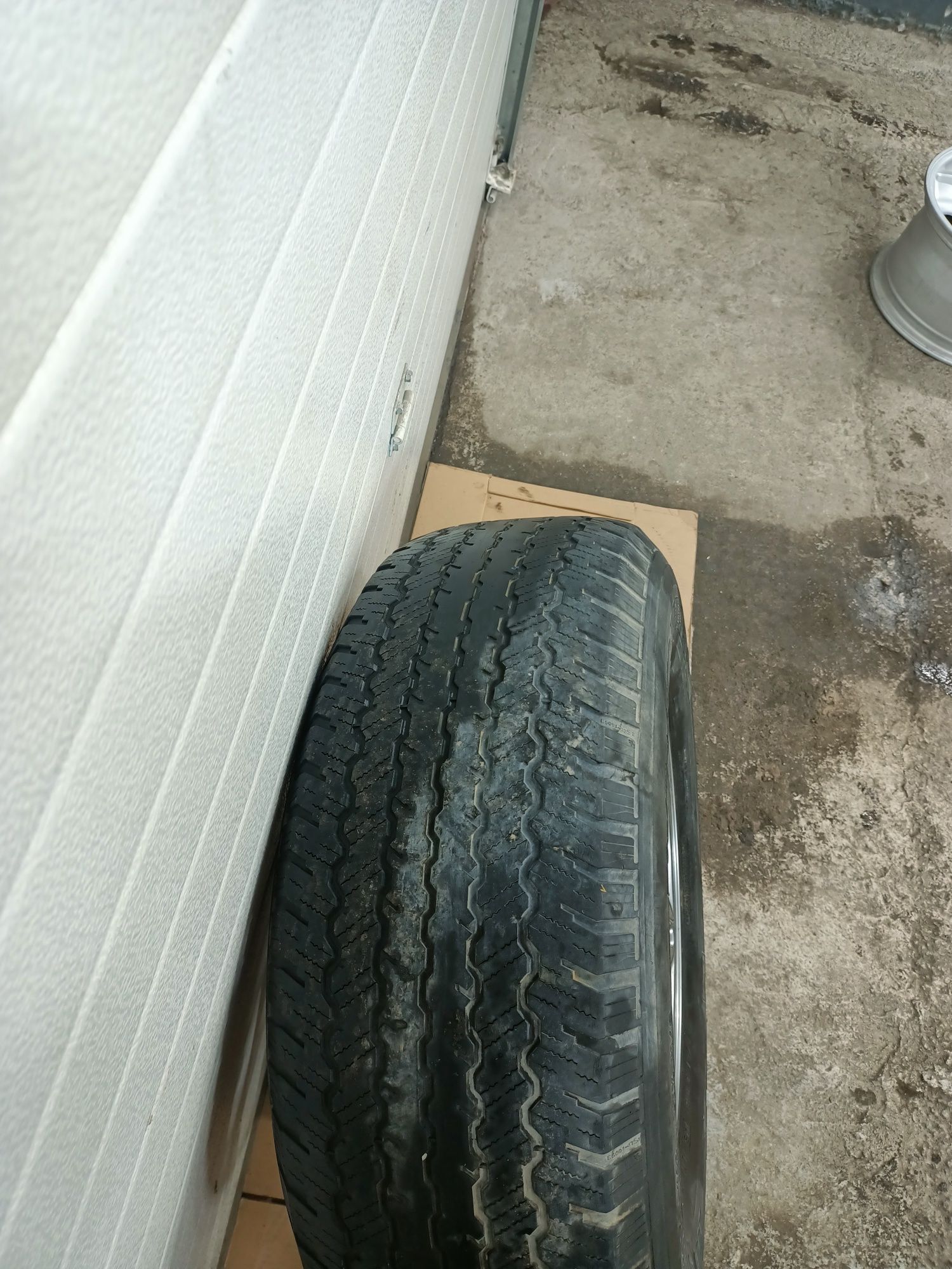 Продам запаску крузак r 16