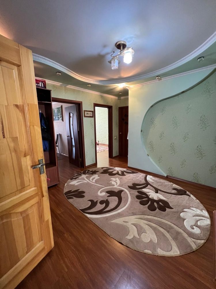 Продам 3 комнатную Центр