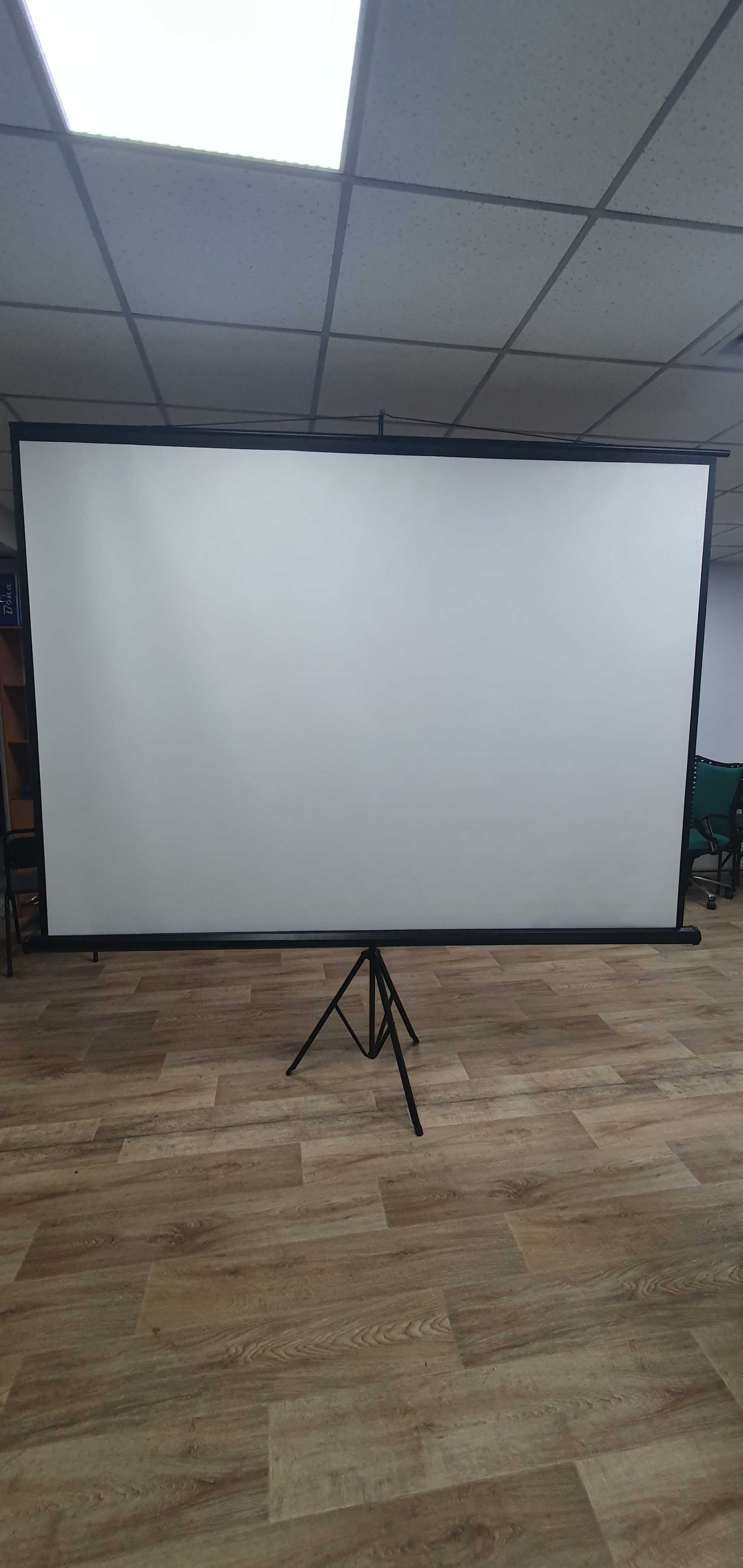Продам проектор benq и экран