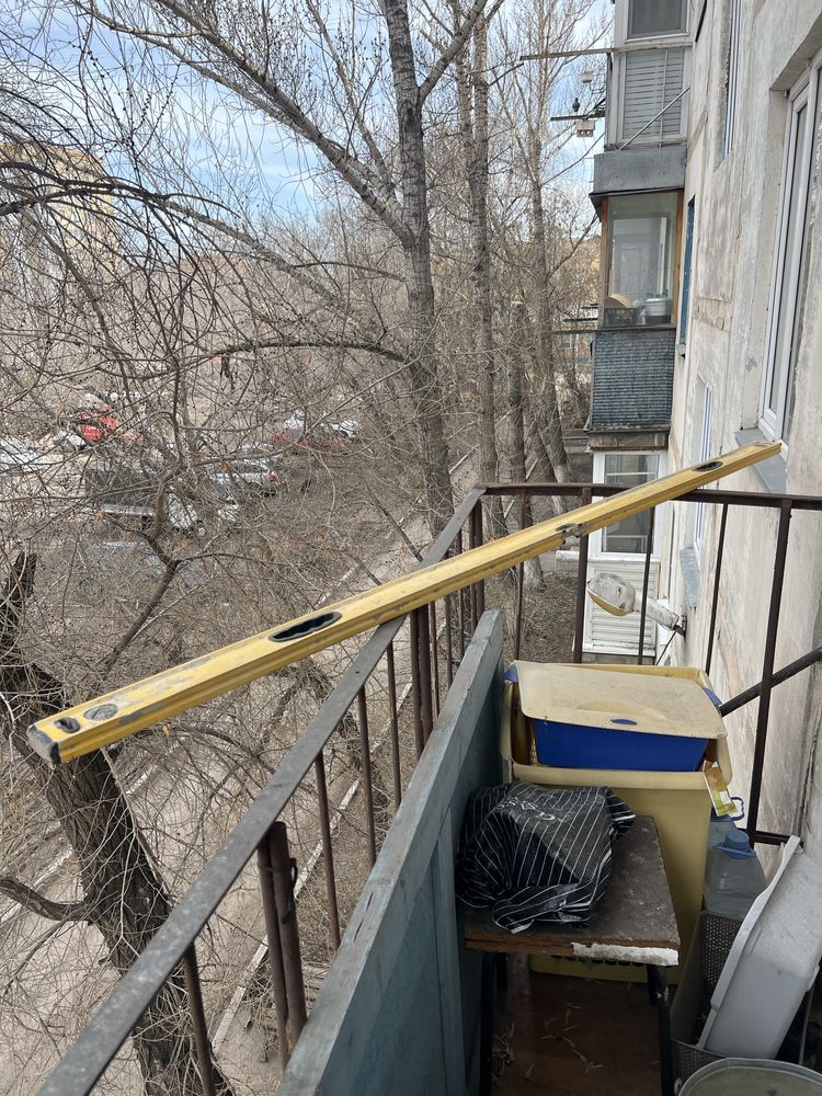 Уровень ,2 метровый.