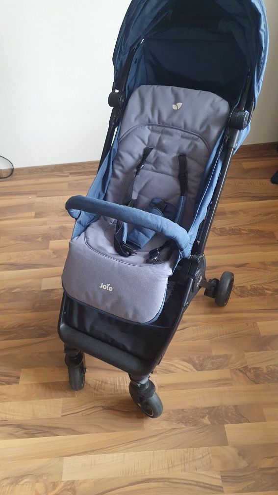 Продам детскую коляску Joie pact
