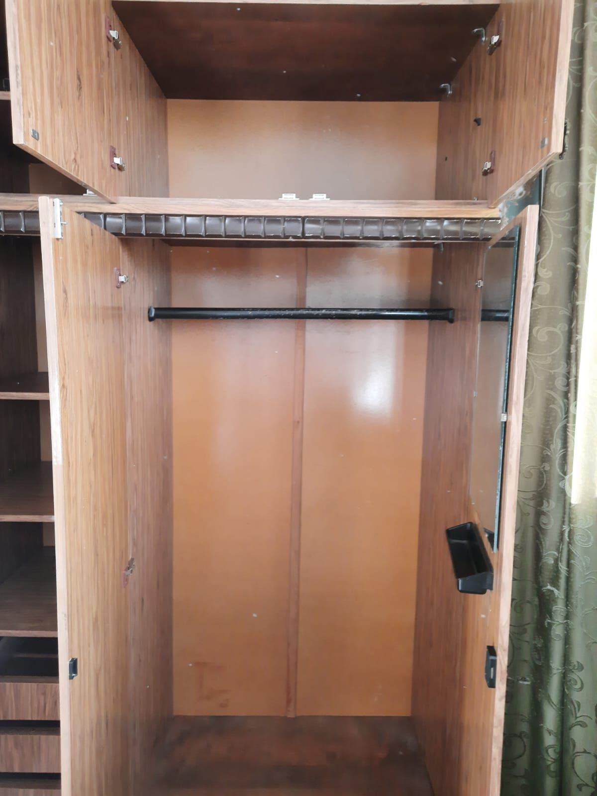 Продам шифоньер с андресолью