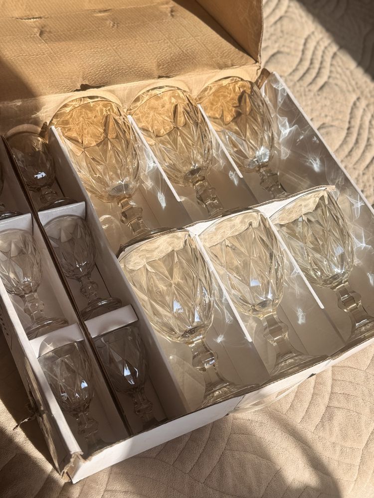 Продам бокалы на 6 персон