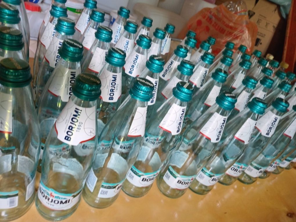 Продам Стеклянные Бутылки от Боржоми
