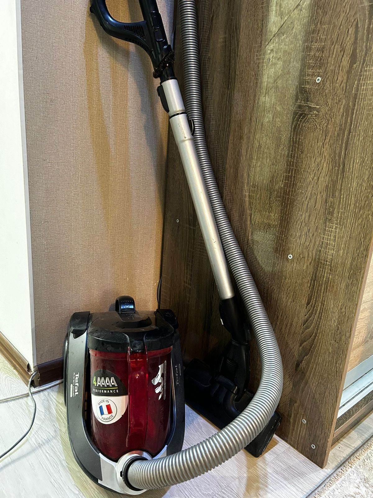 Продаю Пылесос Tefal