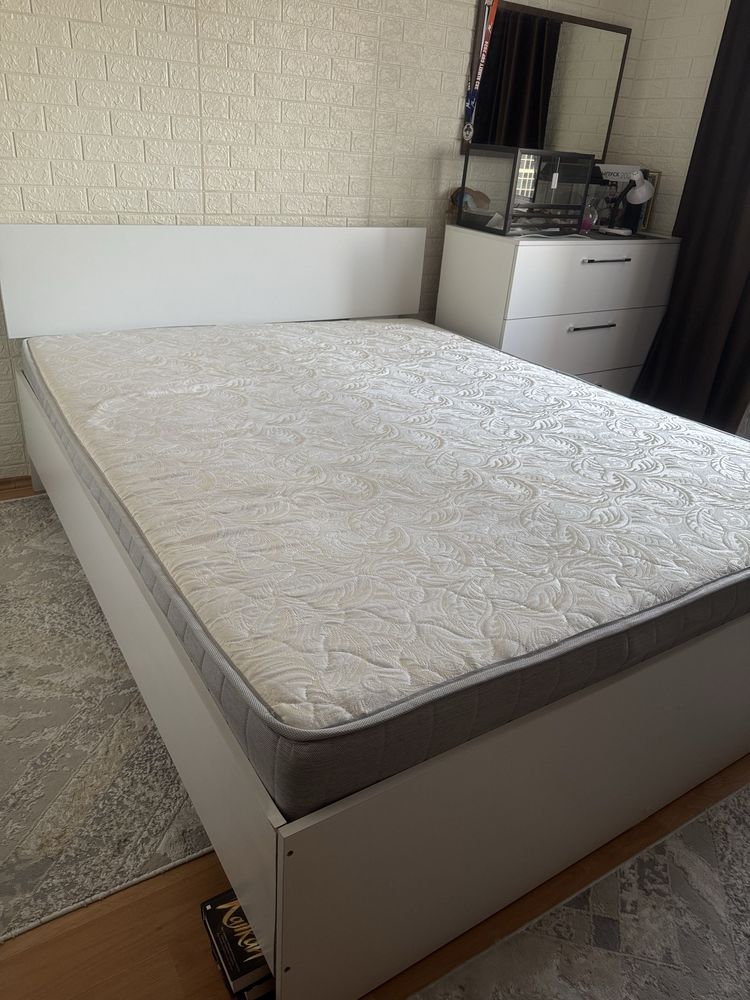 Продам кровать б/у. Торг уместнен