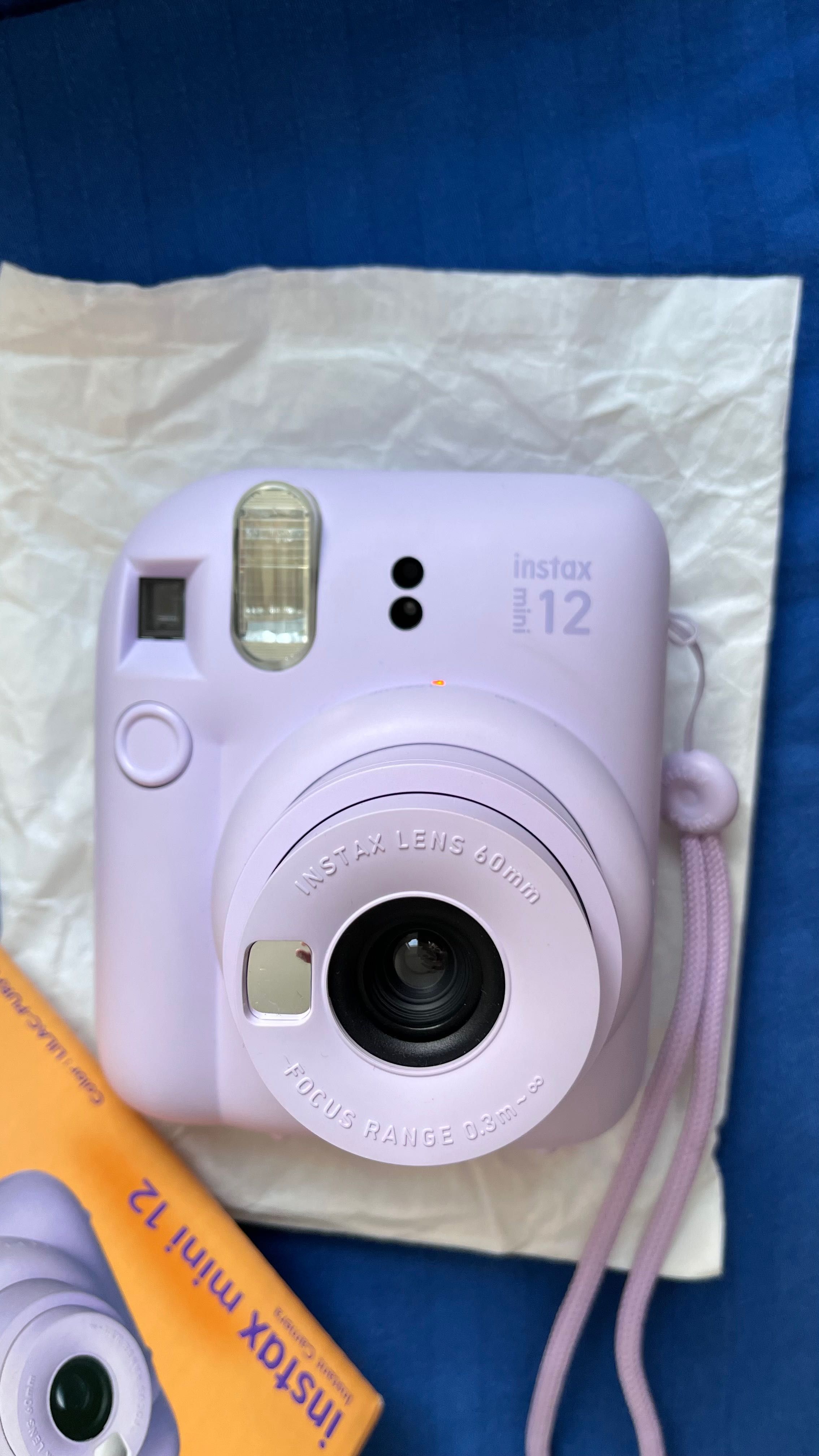 Продаю Instax Mini 12 (новый)