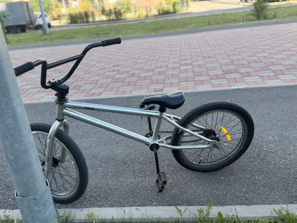 Продаем велосипед BMX FNIX