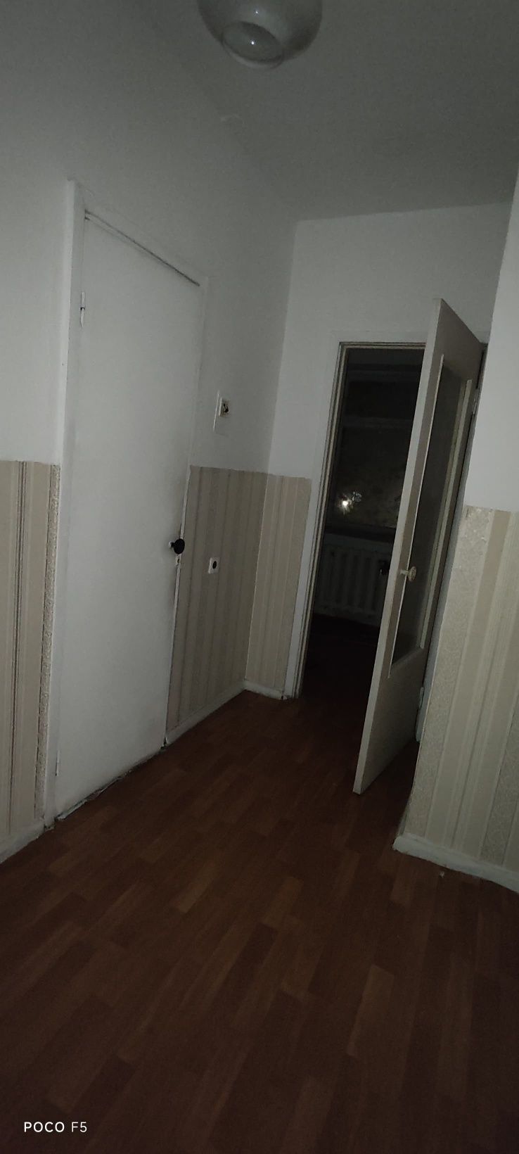 срочно цена снижена продам. Квартиру.