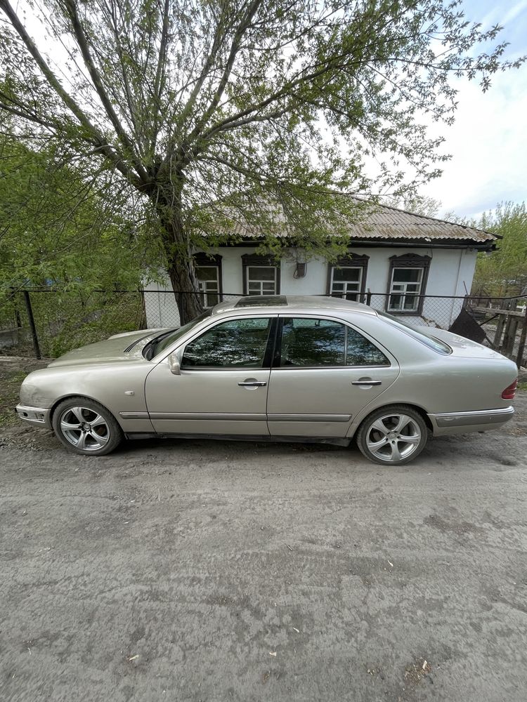 Mercedes w210 e300