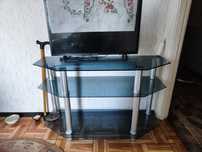 Продам два стеклянных стола