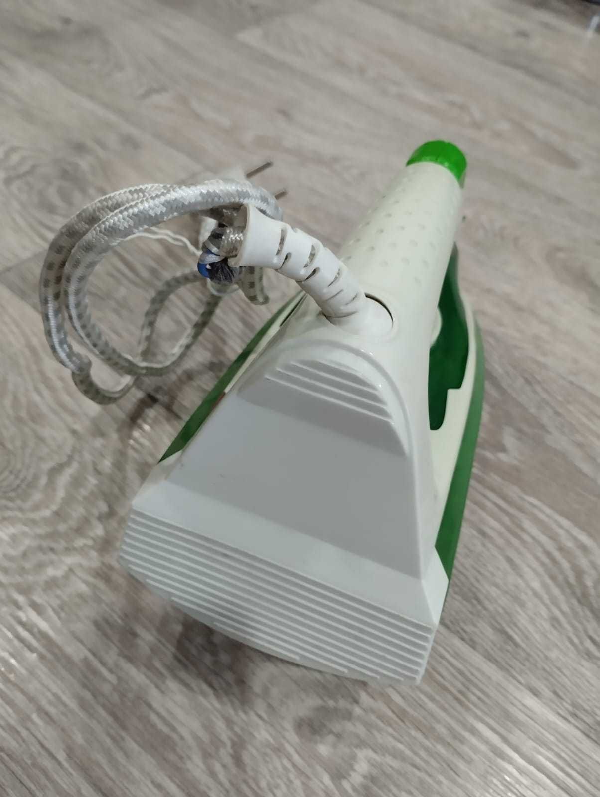 Паровой утюг 2200W + гладильная доска
