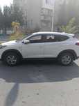 Поменяю hyundai tucson    на дачу с доплатой или  продам 10мил 300тыщ