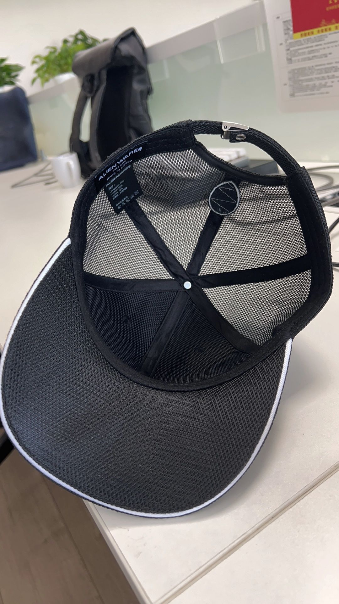 Кепка alienware  .