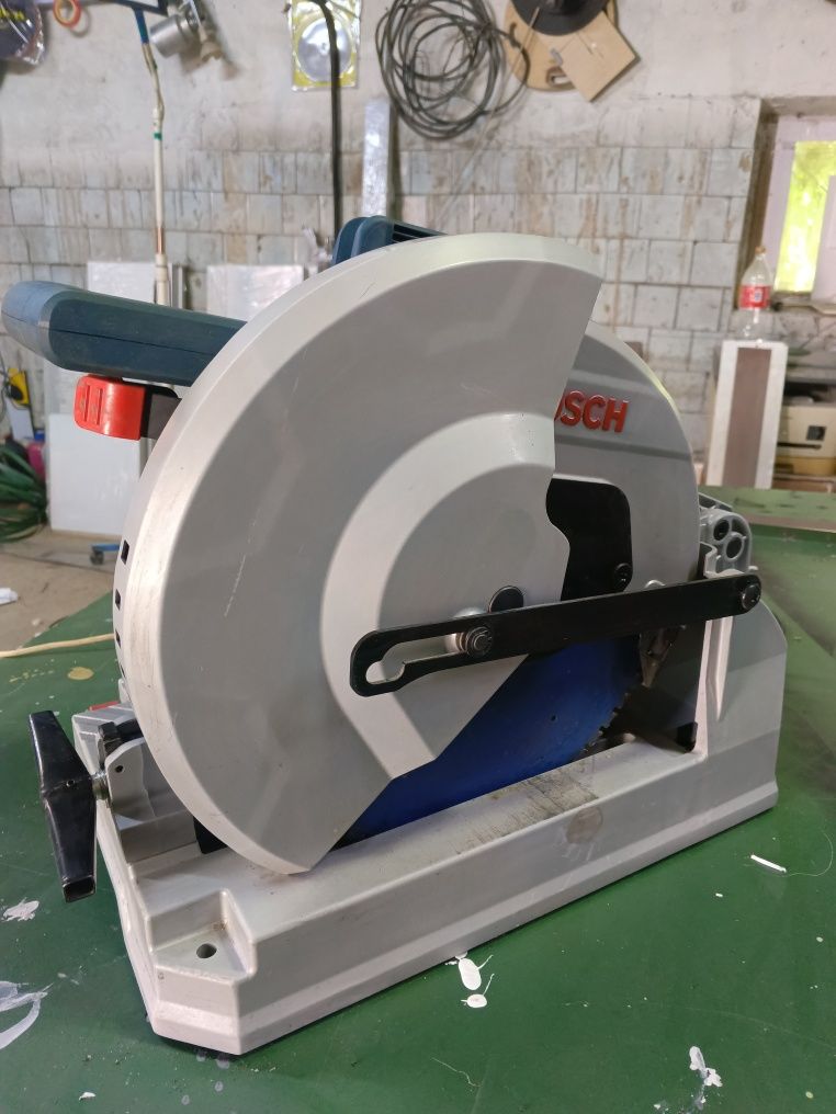 Рита торцовочны по металлу Bosch GCD 12JL