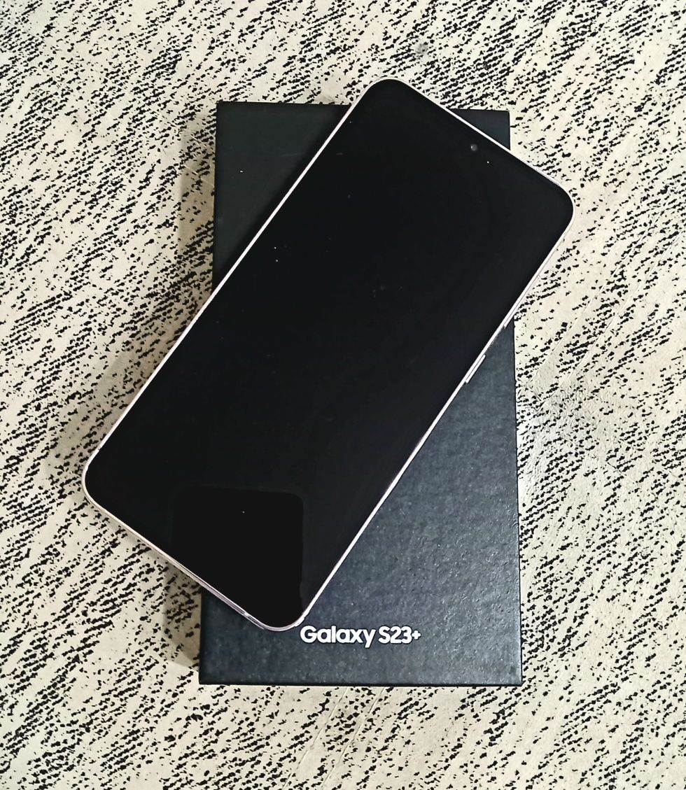 Продаю Samsung S 23 plus 512 gb