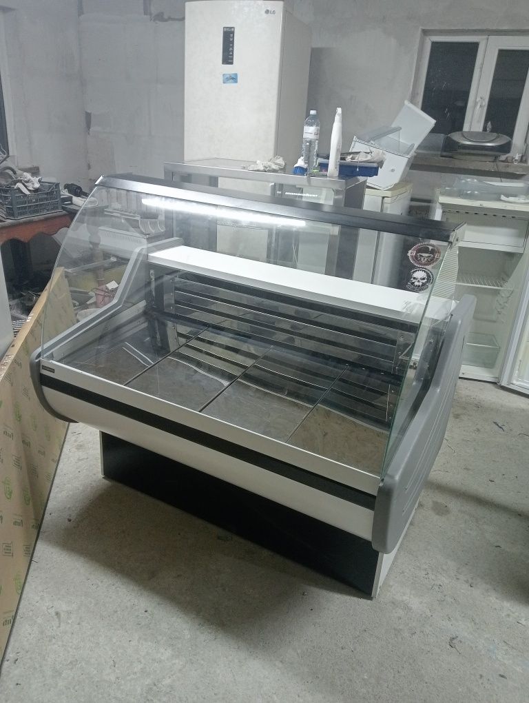 Продам ветринныйе холодильники