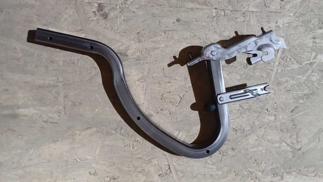 Петля крышки багажника Elantra CN7 23 RH Китай original (res)-