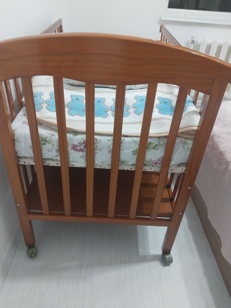 Продаём манеж 25.000