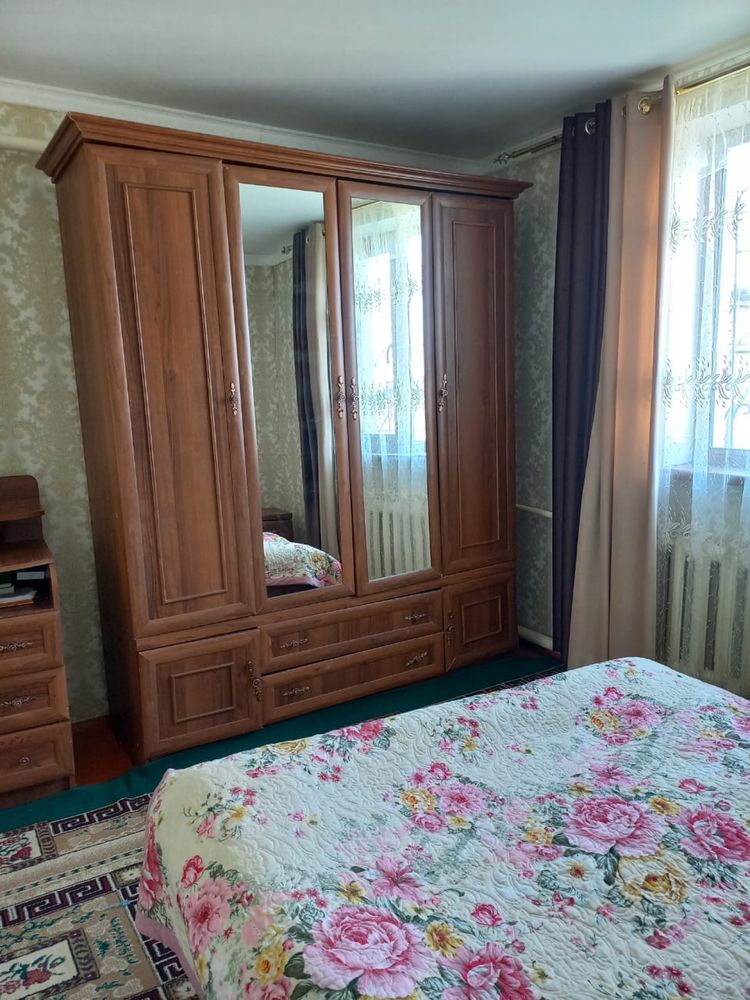 Продам спальный гарнитур