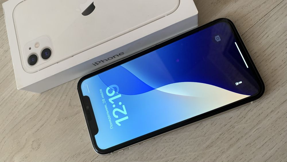 iPhone 11 . 128 gb  . 74%