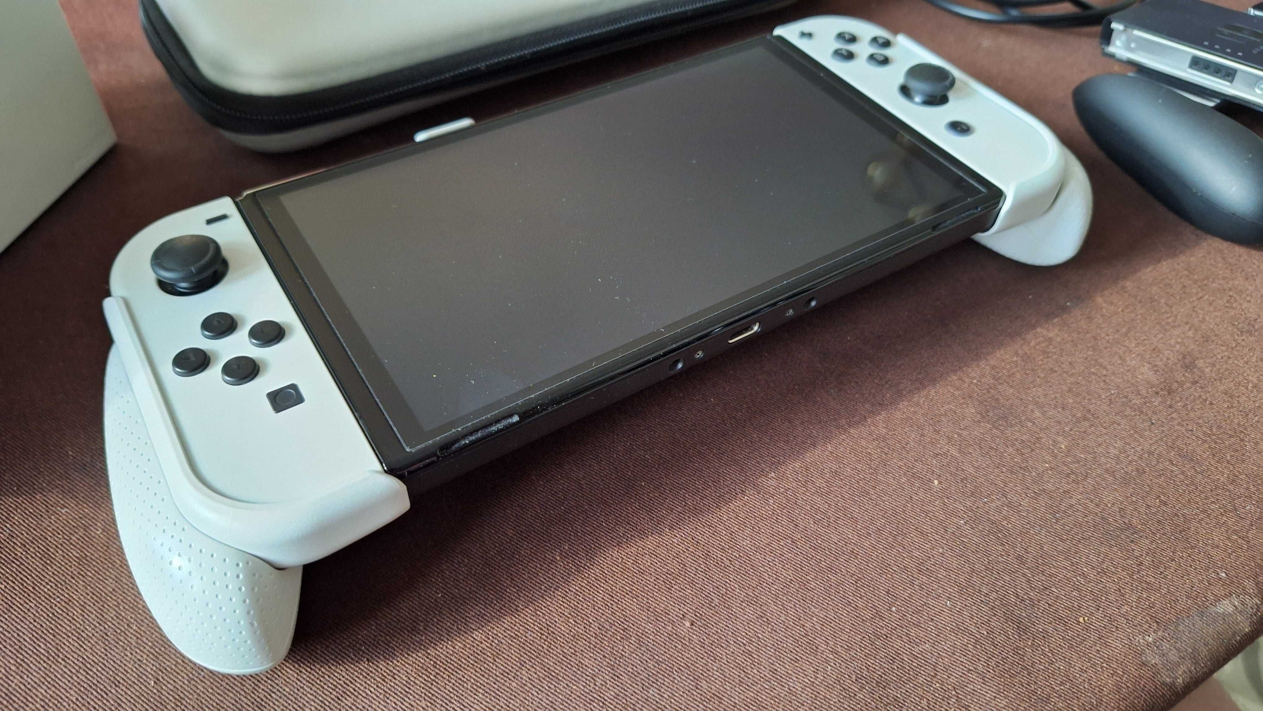 Непрошитый Nintendo Switch OLED