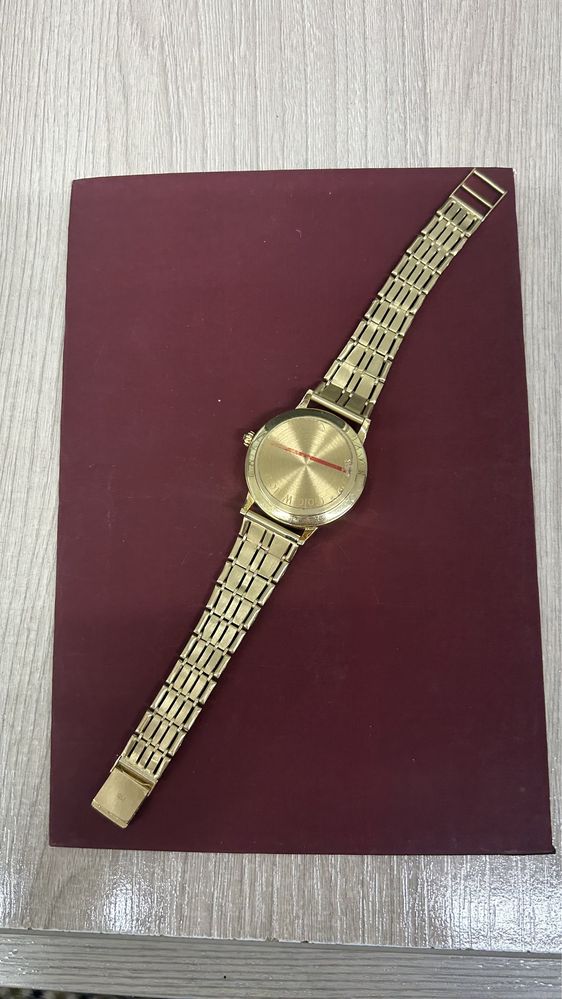 Продается золотые часы Rolex 750 пробы