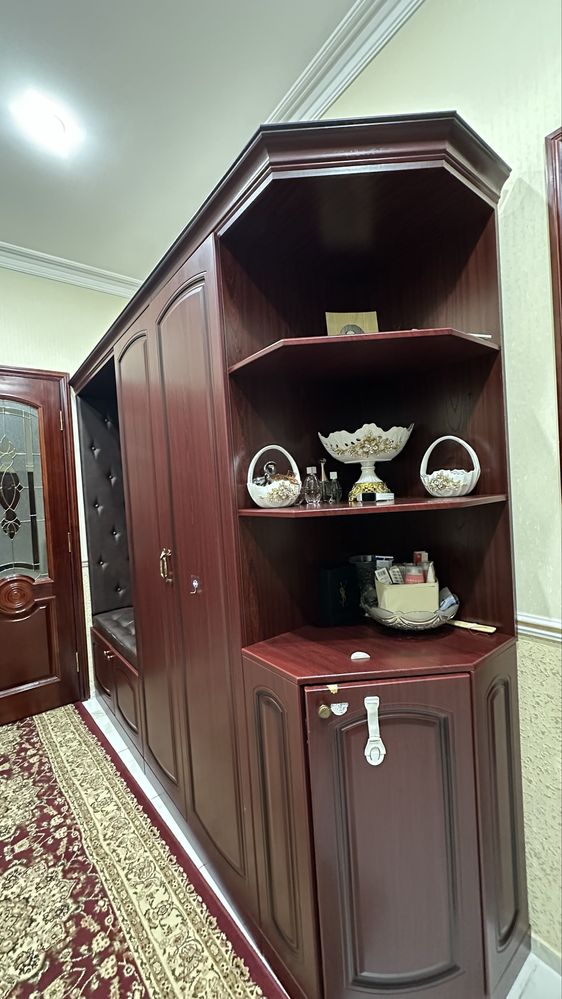 Продам Шкаф в прихожую