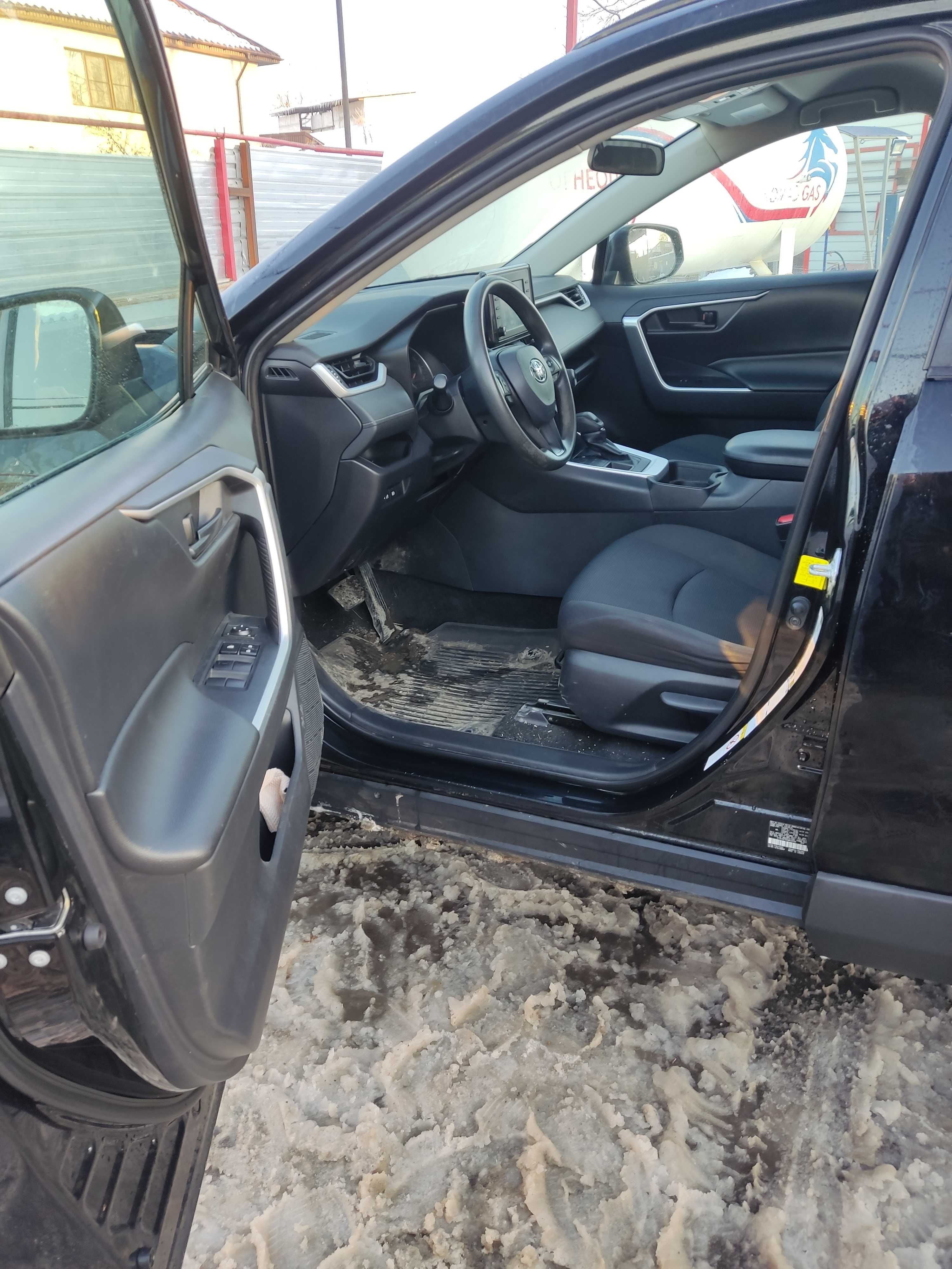 Кроссовер RAV 4 2019 г.