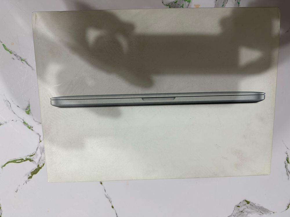 Mac book pro требует замены экрана работает от внешнего монитора 2013