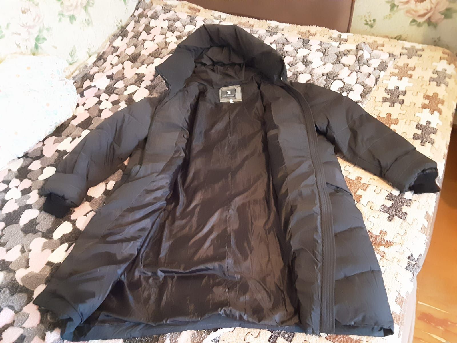 Продам женскую куртку б/у