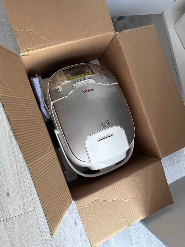 Мультиварка Tefal белый