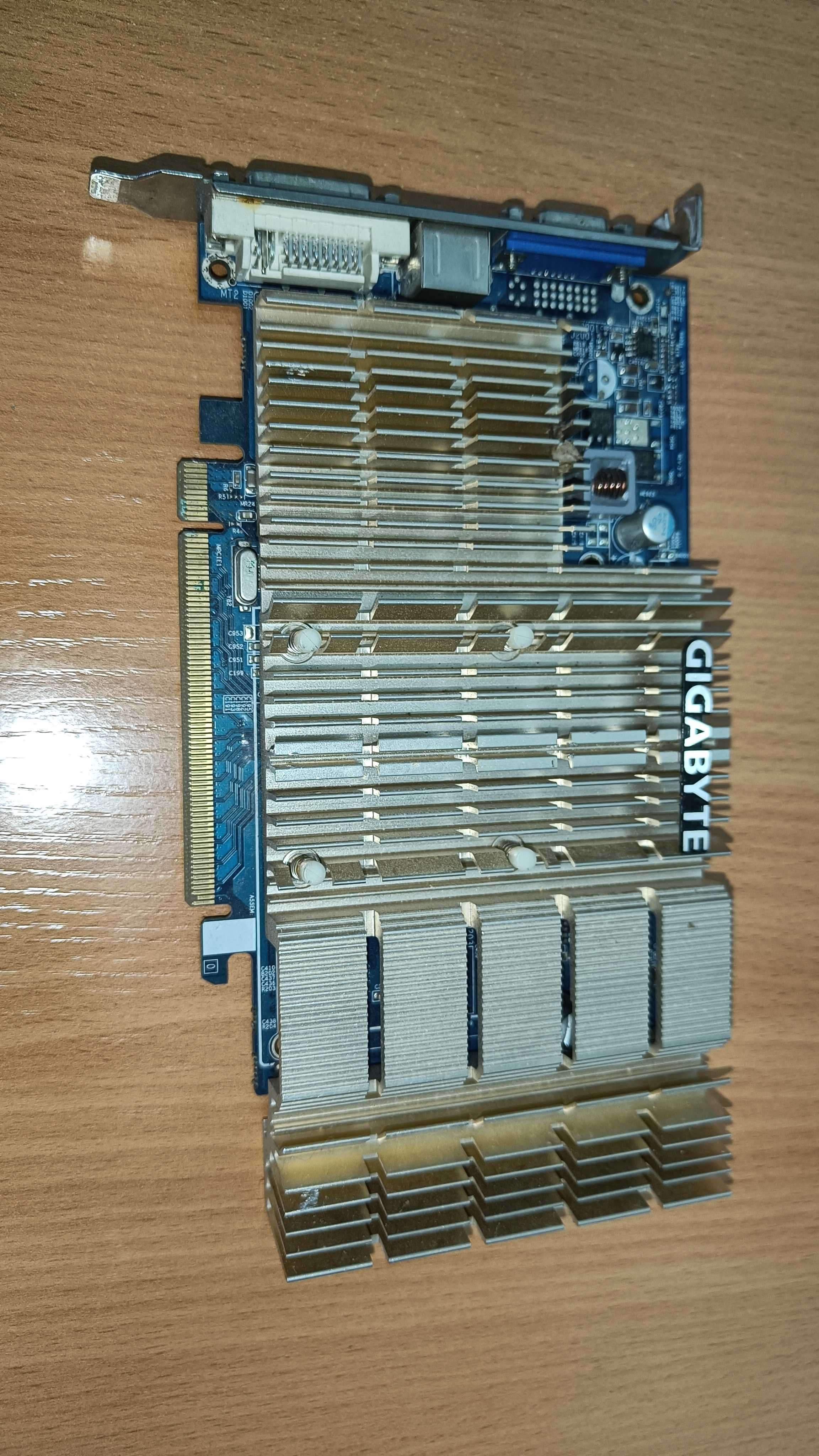 Видеокарта Gigabyte GV-RX155256D-RH