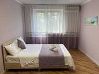 Аренда посуточно, 1-ая квартира · 40 м² · 4/4 этаж,Байтурсынова 86/88