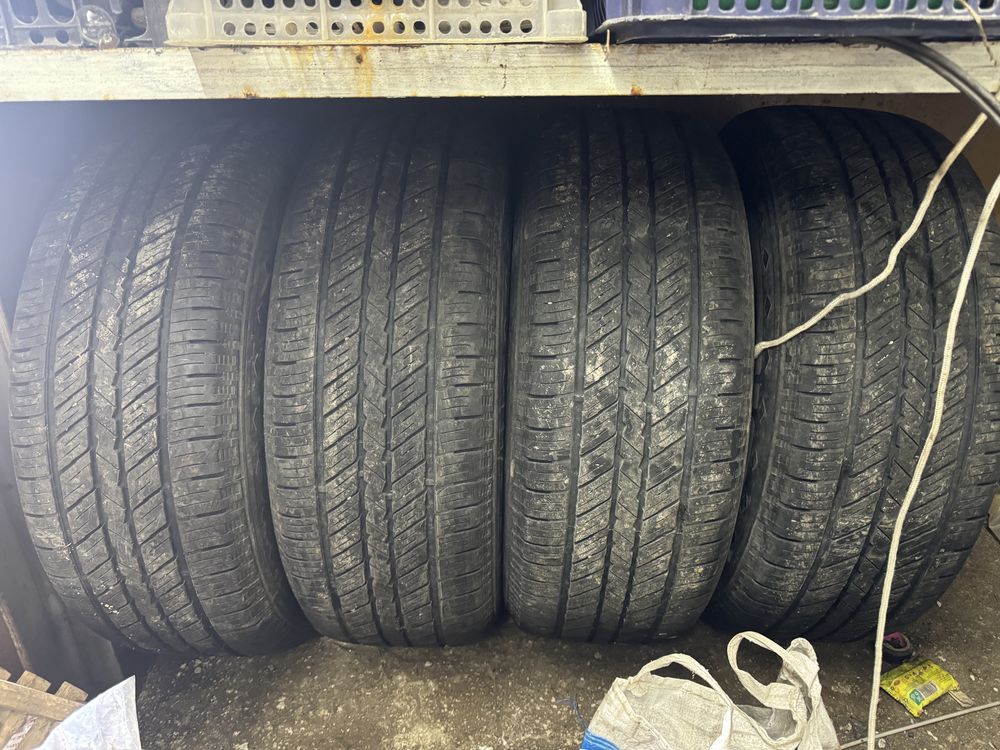 Продам  летнюю резину Roadx 265/65/R17