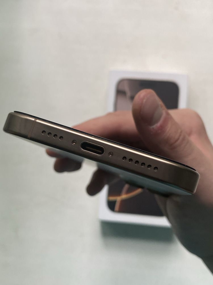 iPhone 16 Pro Max