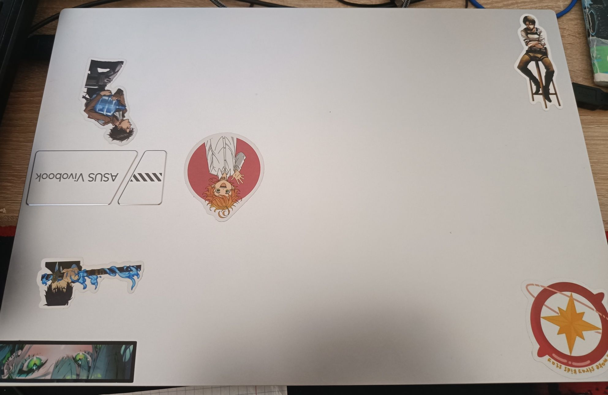 Asus Vivobook 16