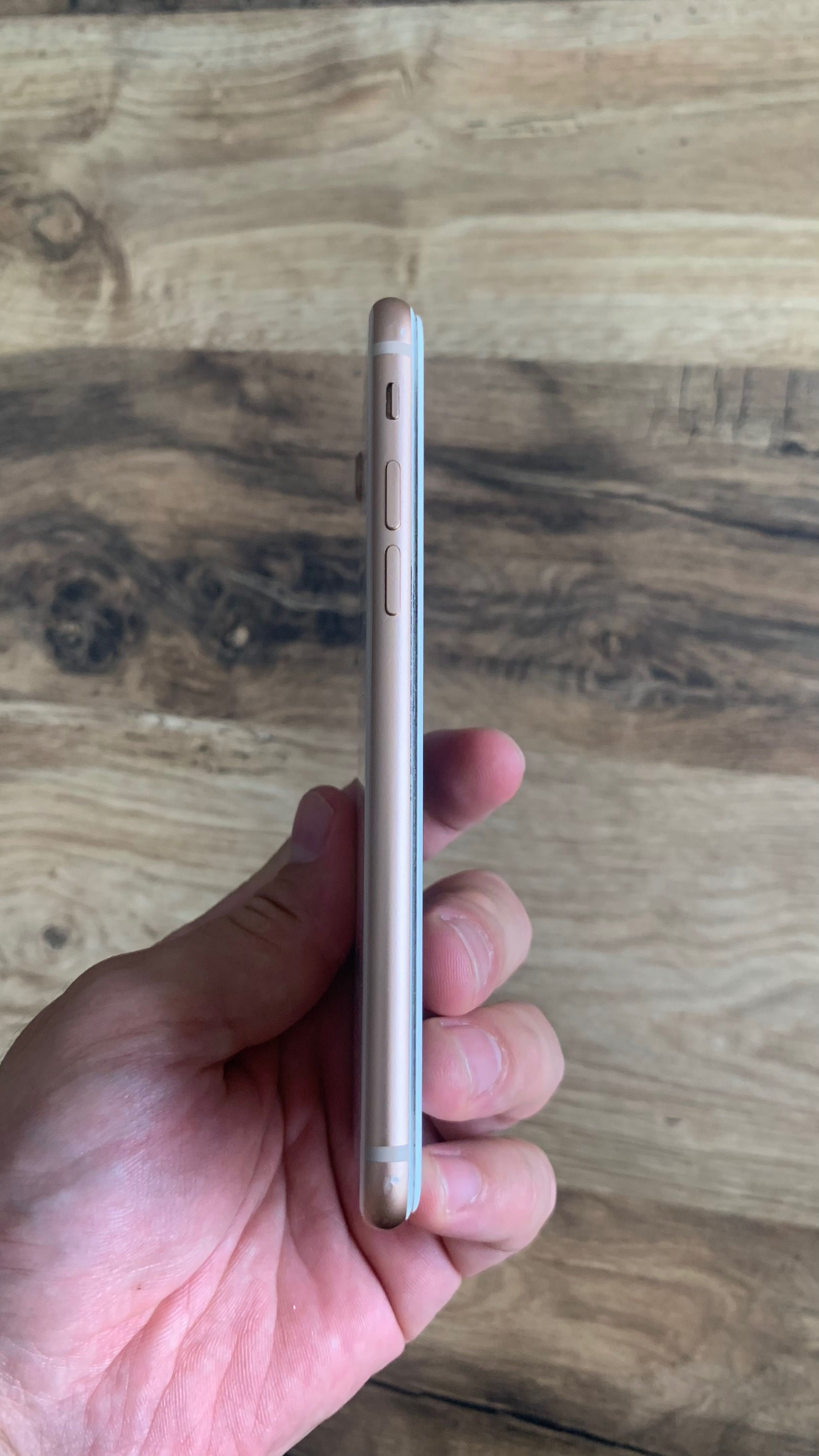 Продам Iphone 8 64 GB