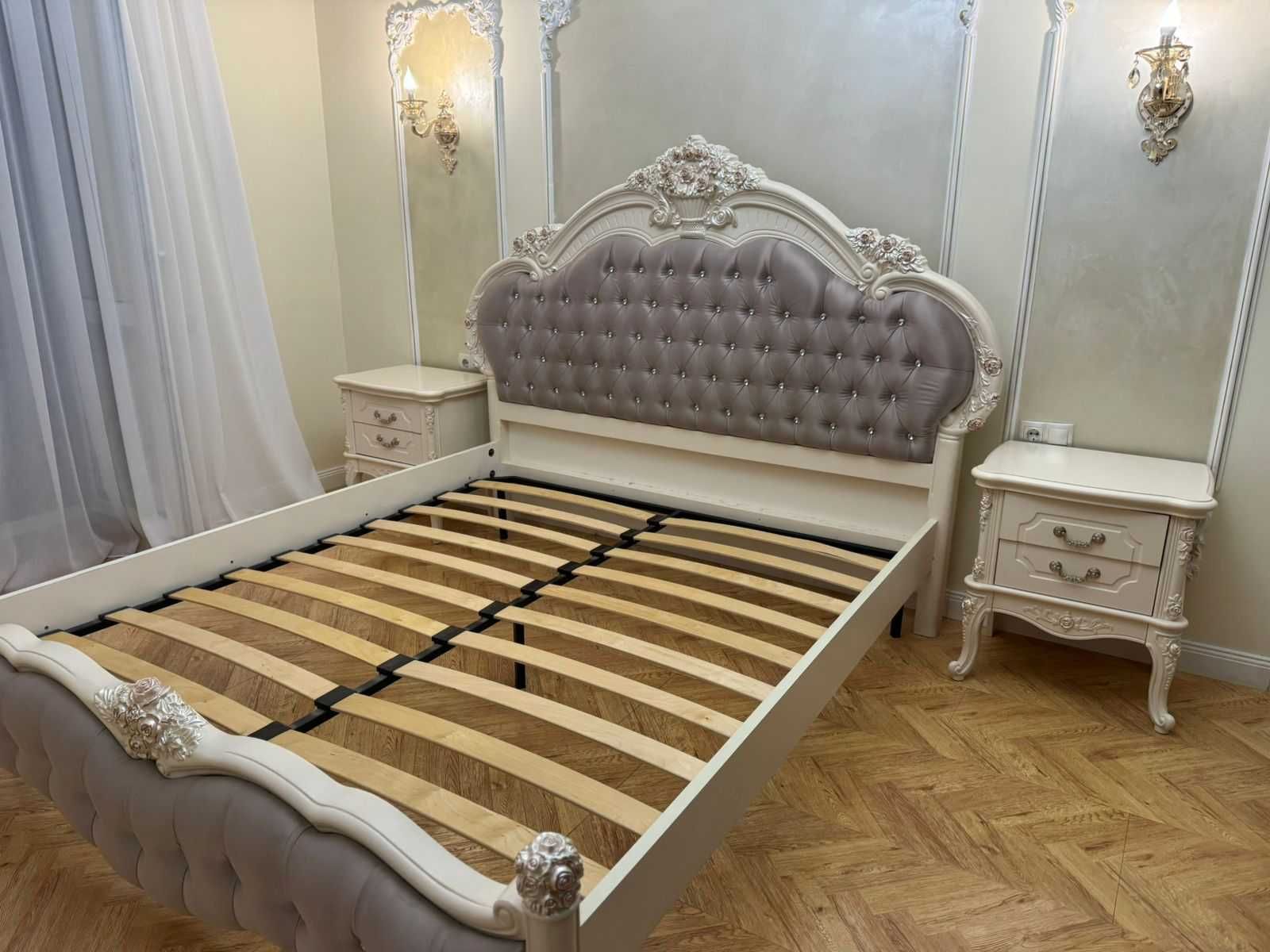 Продажа 2 спальной кровати с тумбочками