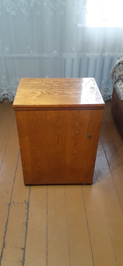 Продам швейную машинку Чайка в хорошем рабочем состояние