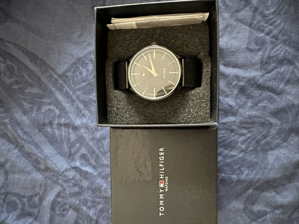 Часы tommy hilfiger
