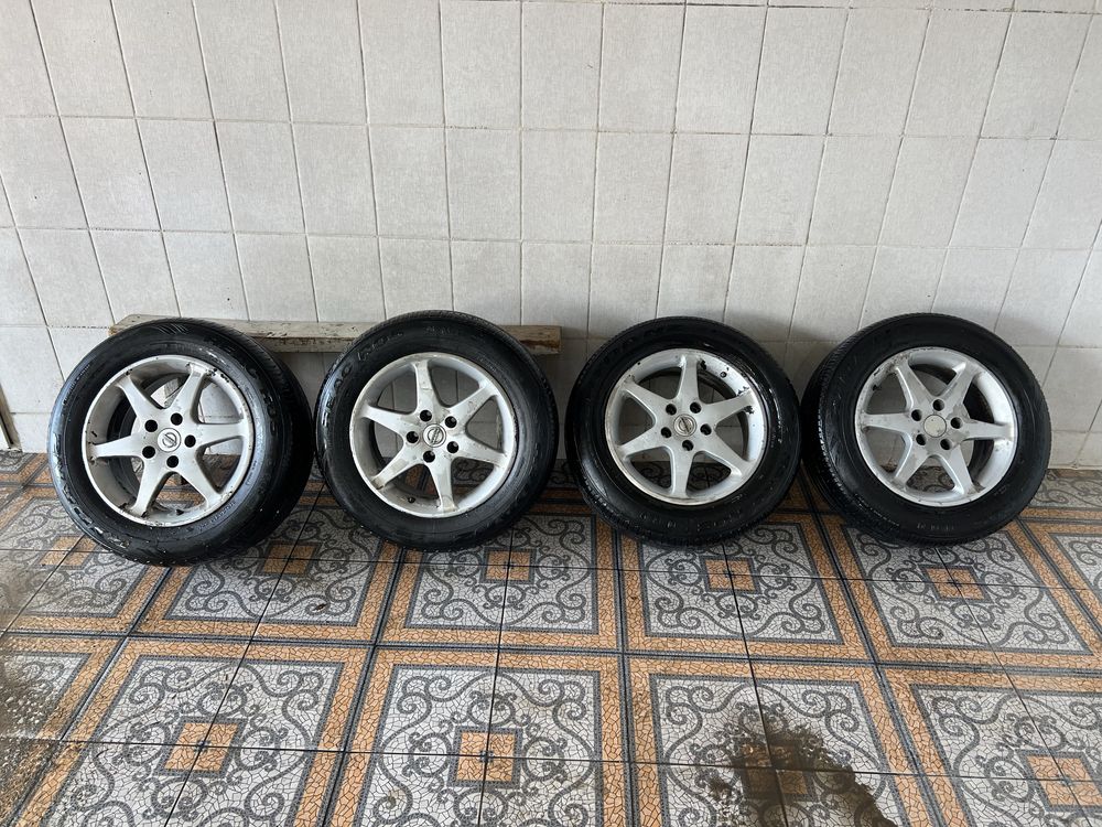 Продам шины вместе с дисками