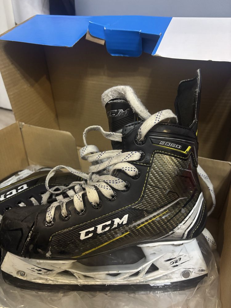 продам коньки ccm tacks 9060