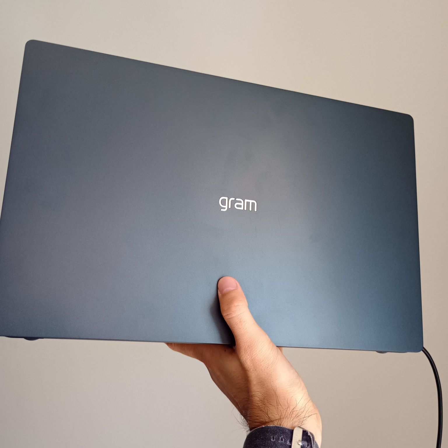 Гипер тонкий OLED ультрабук в мире LG Gram Super Slim i7 13 Gen 32/2TB