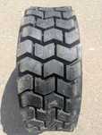 Новые шины на Bobcat (мультик) 10-16.5 Solidway. Углублённый протектор